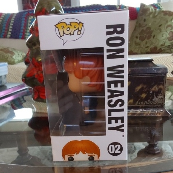 Funko Pop - Harry Potter Ron Weasley with Red Hair and Gray Outfit - Picture 2 of 9